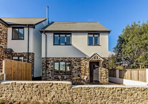 Trewhiddle House is a modern house with a rural outlook in a peaceful location, just a short walk to the shops & pubs of St Austell