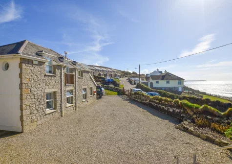 Tripolitania is a spacious house, set in the most fantastic coastal location with wonderful sea views from many rooms