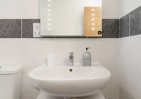 The bathroom at Triskel, Morcliff, St Agnes