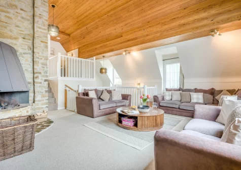 The living room at Tumbles Lodge, Hersham