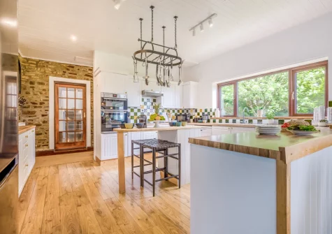 The kitchen at Tumbles Lodge, Hersham