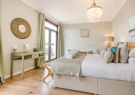Bedroom #1 at Tumbles Lodge, Hersham