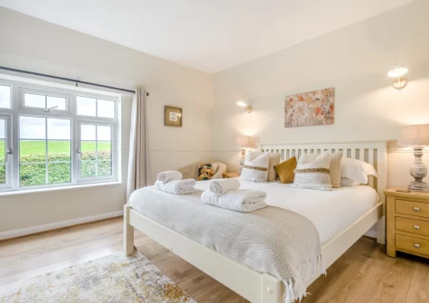 Bedroom #4 at Tumbles Lodge, Hersham