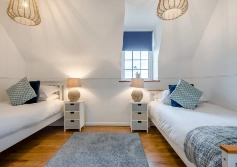Bedroom #6 at Tumbles Lodge, Hersham