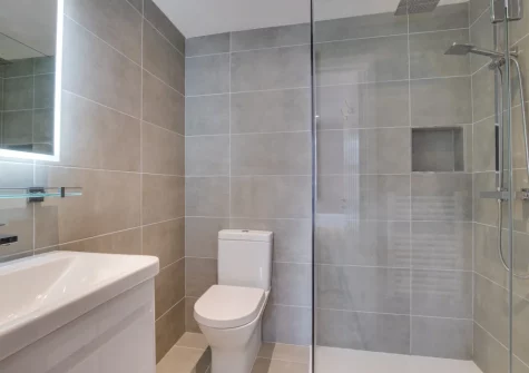 Bedroom #1 en-suite shower room at Turnstone Cottage, Padstow