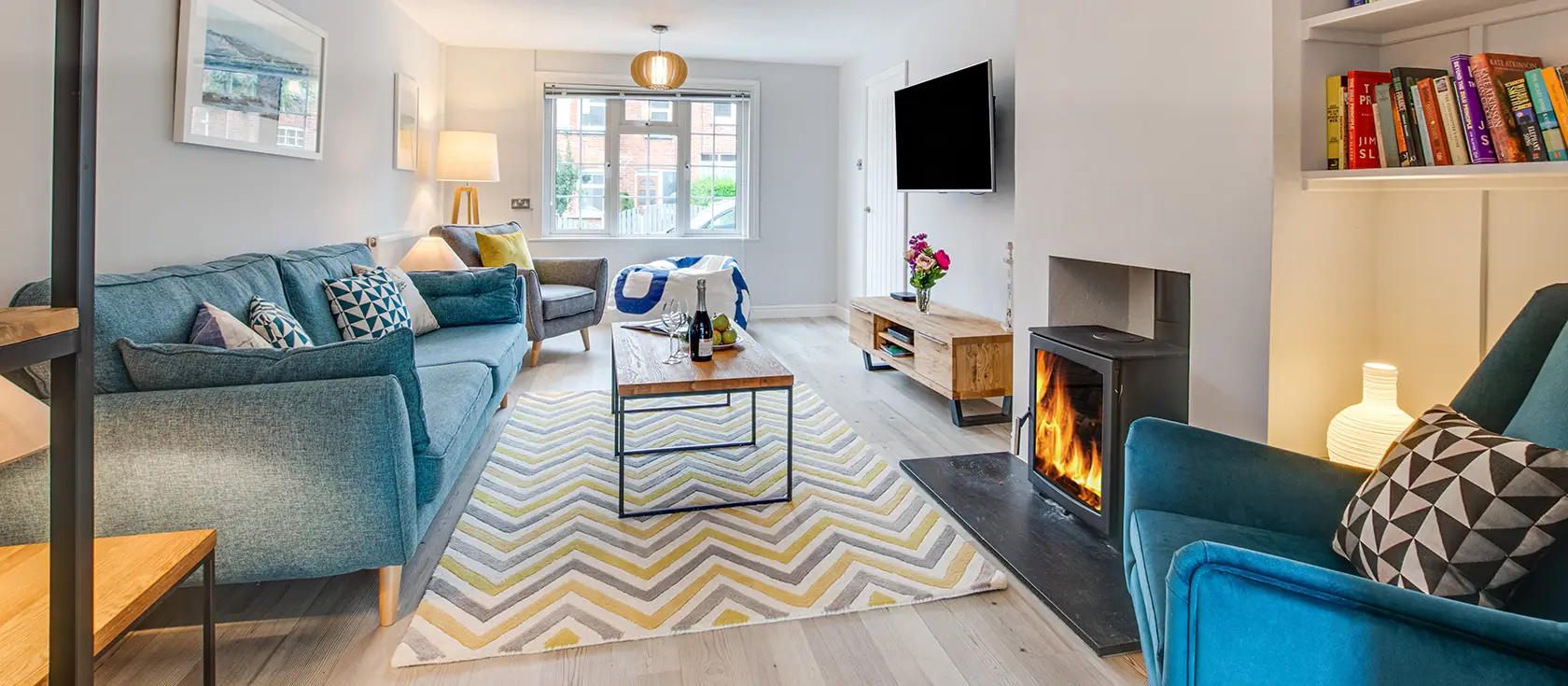 Turnstone Cottage, Padstow is a charming three-bedroom retreat blending traditional character with stylish contemporary interiors. Enjoy enchanting estuary views, modern amenities, and effortless access to Cornwall's finest beaches and attractions.