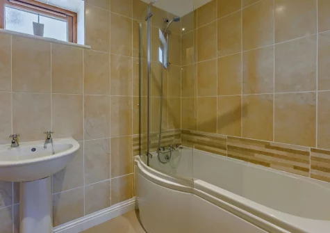 Bedroom #2 en-suite bathroom at Twinkle Cottage, Westward Ho!