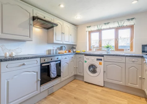 The kitchen at Twitchers Itch, Chilla