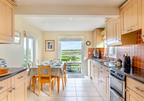 The kitchen & dining area at Two Stiles, St Merryn