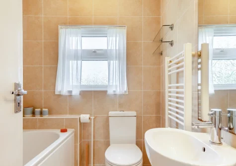 The bathroom at Two Stiles, St Merryn