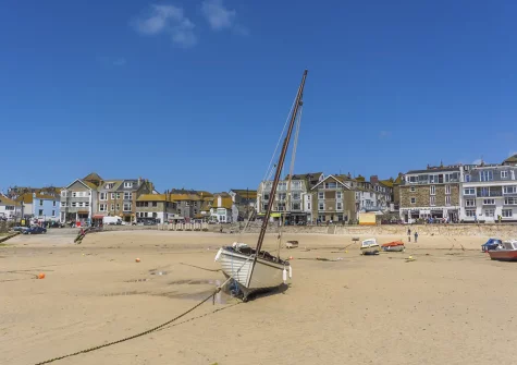 St Ives has four main beaches, which between them, offer miles of golden sand, azure waters and stunning views