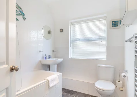 The bathroom at Upper Seafarer, 45 Fore Street, St Ives