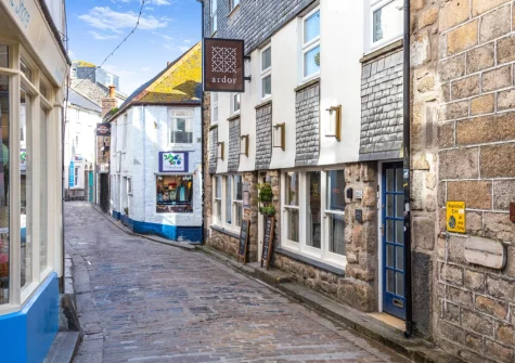 Upper Seafarer is a fabulous second-floor two-bedroom apartment with panoramic sea views