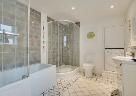 The bathroom at Urchins Peak, Little Petherick