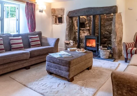 Vale House, Lydford is a luxurious six-bedroom Dartmoor home perfect for family gatherings. Features include beautiful gardens with fire pit and BBQ, a private hot tub, and premium amenities for creating unforgettable holiday memories.