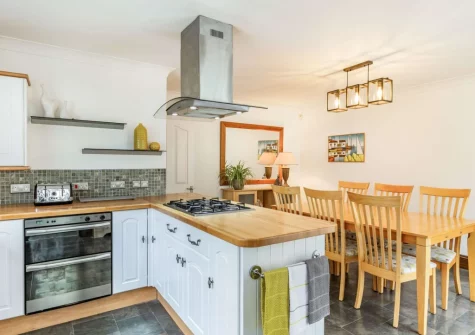 The kitchen & dining area at Valentia, Bude
