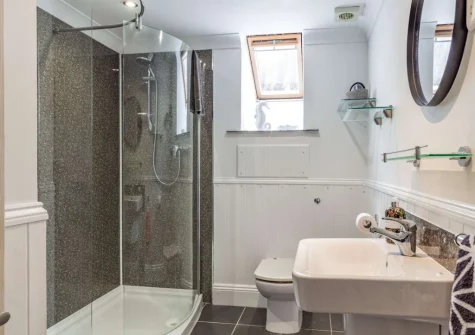 Bedroom #1 en-suite shower room at Valentia, Bude