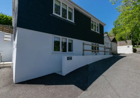 Valley View is set in a peaceful elevated hillside position whilst remaining just a stroll away from Mevagissey