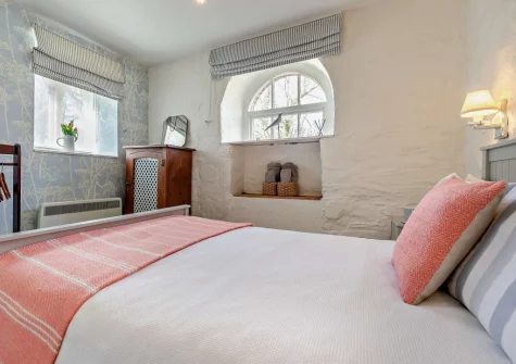 Bedroom #1 at Valley View, Woodford