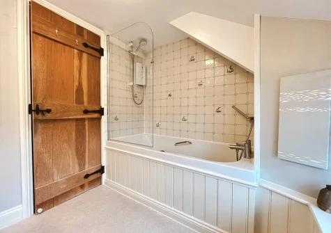 The bathroom at Valleys End, Weare Giffard