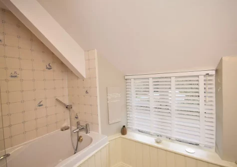 The bathroom at Valleys End, Weare Giffard