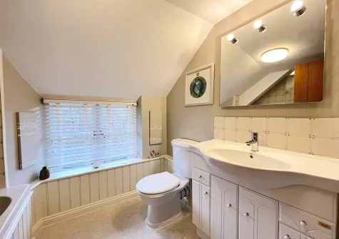 The bathroom at Valleys End, Weare Giffard