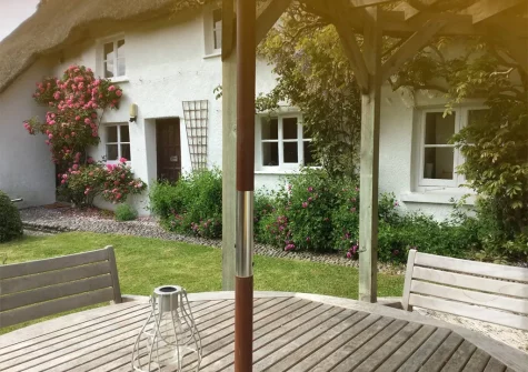 The decked patio, alfresco dining area & garden at Valleys End, Weare Giffard