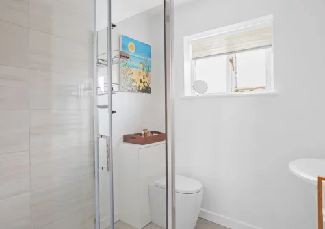 The bathroom at Vickery's Cottage, Woodbury
