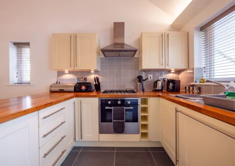 The kitchen at Villa Gallery 18 at The Valley, Carnon Downs