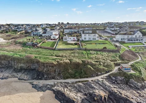 Villa Surfside has access directly onto the beach and South West Coastal Path at the end of the garden