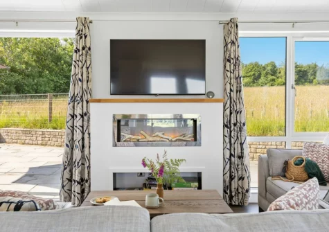 The living area at Violet Lodge, 11 Roadford Lake Lodges, Broadwoodwidger