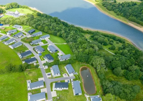 Violet Lodge offers a wonderful spot for relaxation & outdoor living, superbly positioned beside Roadford Lake