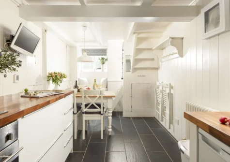 The kitchen & dining area at Walters on The Digey, St Ives