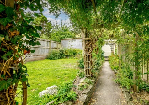 The lawned garden at Water Terrace, Combe Martin