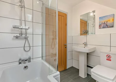 The bathroom at Watergate, Mawgan Porth
