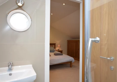 Bedroom #1 en-suite at Waterhayes, Appledore