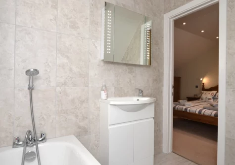 Bedroom #2 en-suite at Waterhayes, Appledore
