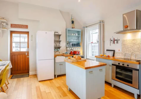 The kitchen at Waters Edge, Appledore