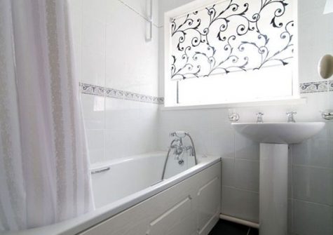 The bathroom @ Waters Edge