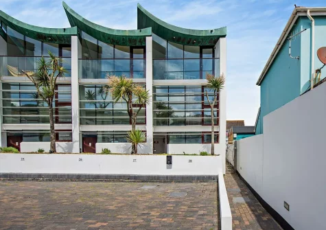 Waters Edge Retreat is in a stunning beachfront location with contemporary styled interior throughout