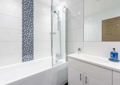 The bathroom at Waters Reach, Westward Ho!