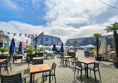 There is also a family friendly clubhouse with bar and food facilities