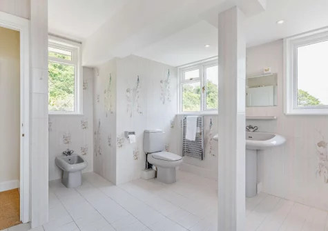 The bathroom at Wayside, Saunton