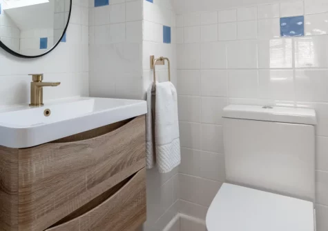 The shower room at Wayside, Saunton