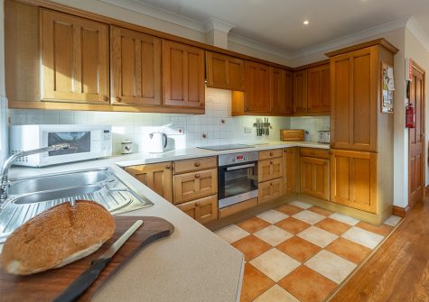 The kitchen at Webbs Retreat, Roserrow, Polzeath
