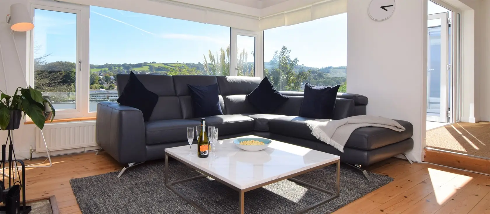 Wedgewood, Brixham is a luxurious, family-friendly holiday home in Brixham, offering a perfect blend of modern comforts and serene outdoor spaces, ideal for large families. Designed in the early '60s by a local Architect in the modernist style.