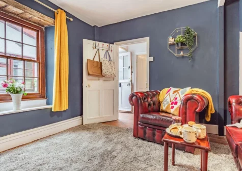 The living room at Wenmouth Cottage, Looe