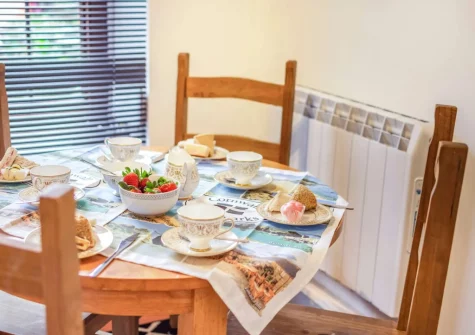 The dining area at Wenmouth Cottage, Looe