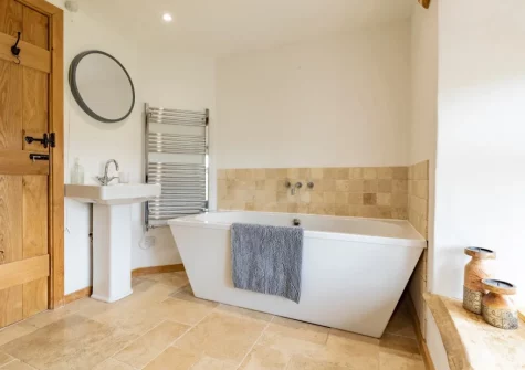The bathroom at West Farleigh Farmhouse, Cadeleigh