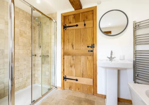 The bathroom at West Farleigh Farmhouse, Cadeleigh